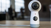 Экшн-камера Samsung Gear 360 (2017) Экшн-камера Samsung Gear 360 (2017)